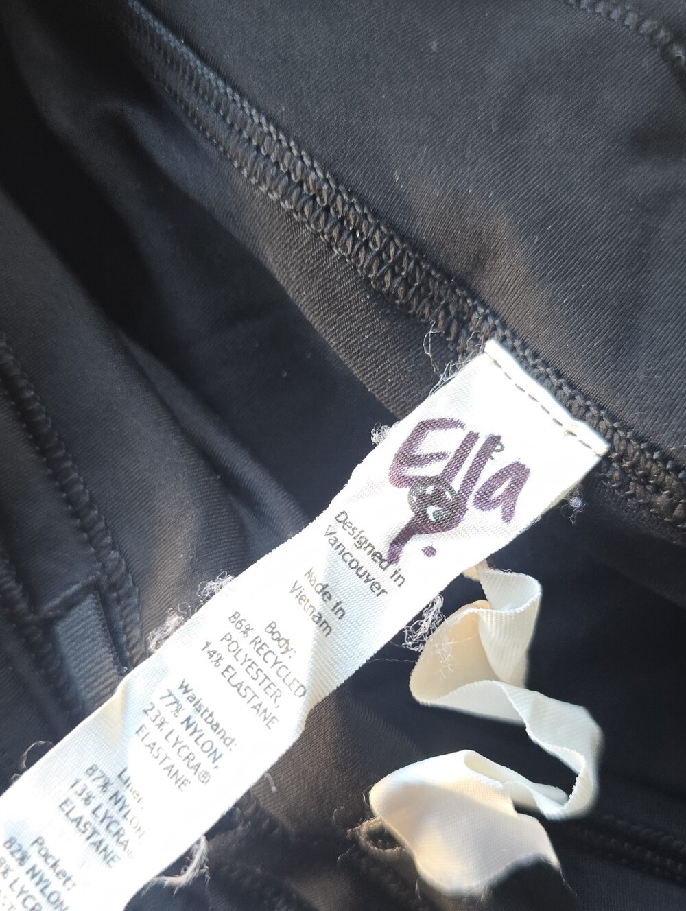Lululemon Athletica Pace Rival Mid-Rise Skirt/Skort Sz 2 Rear Zip Pocket Black - Picture 4 of 4